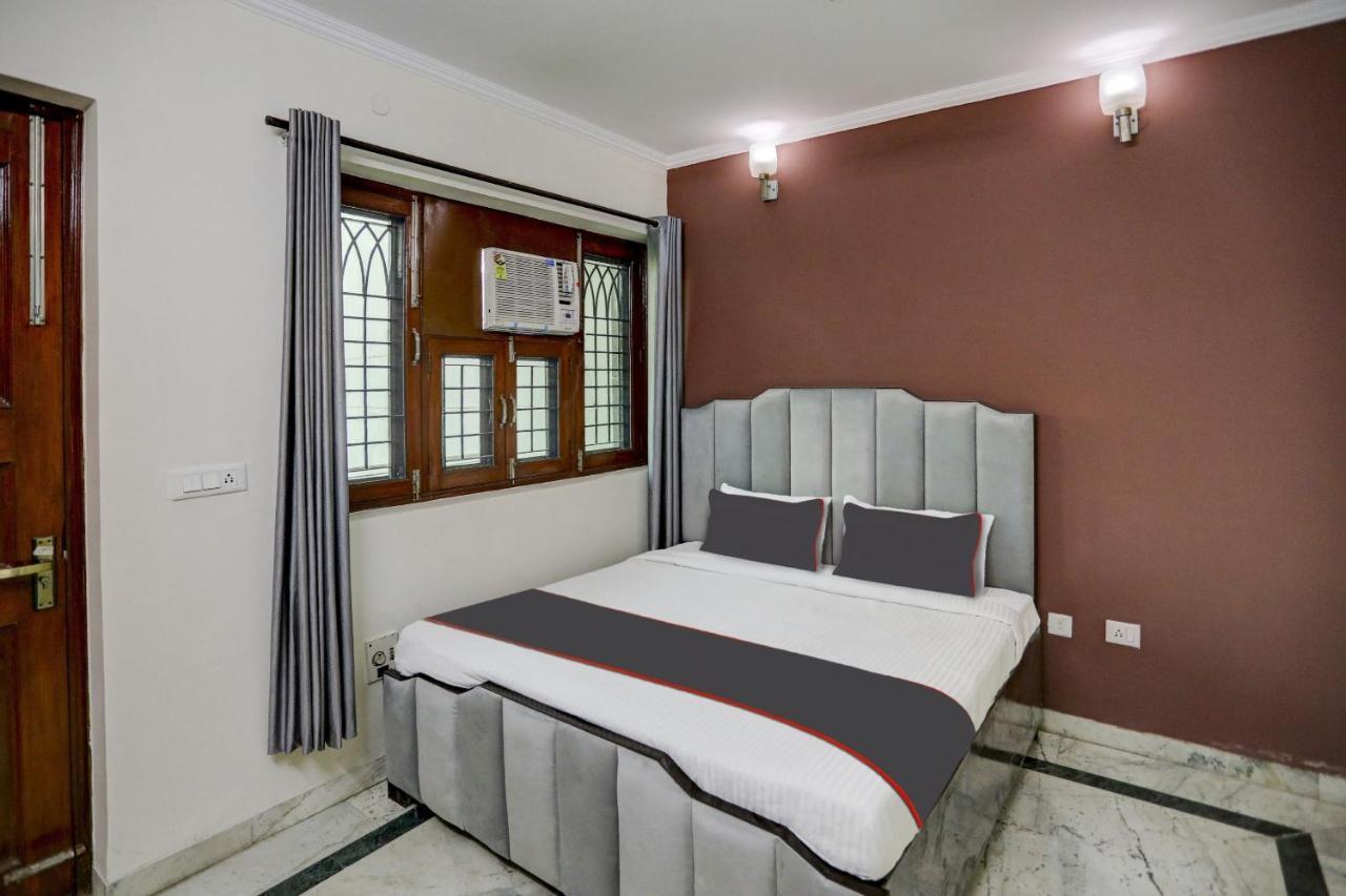 Hotel Capital O Uk House Residency à Gurgaon Extérieur photo