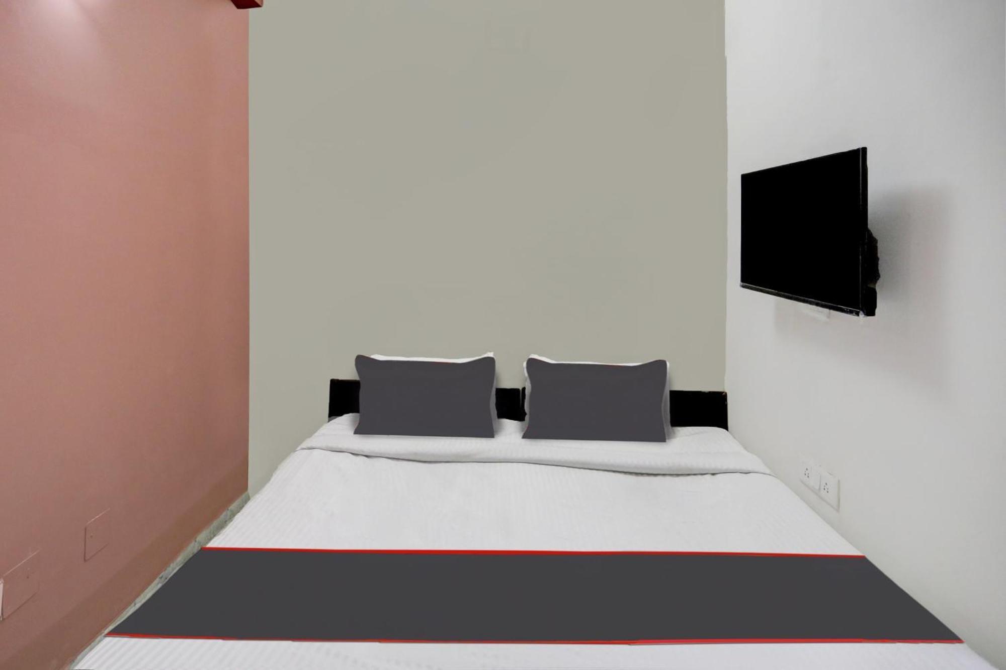 Hotel Capital O Uk House Residency à Gurgaon Extérieur photo