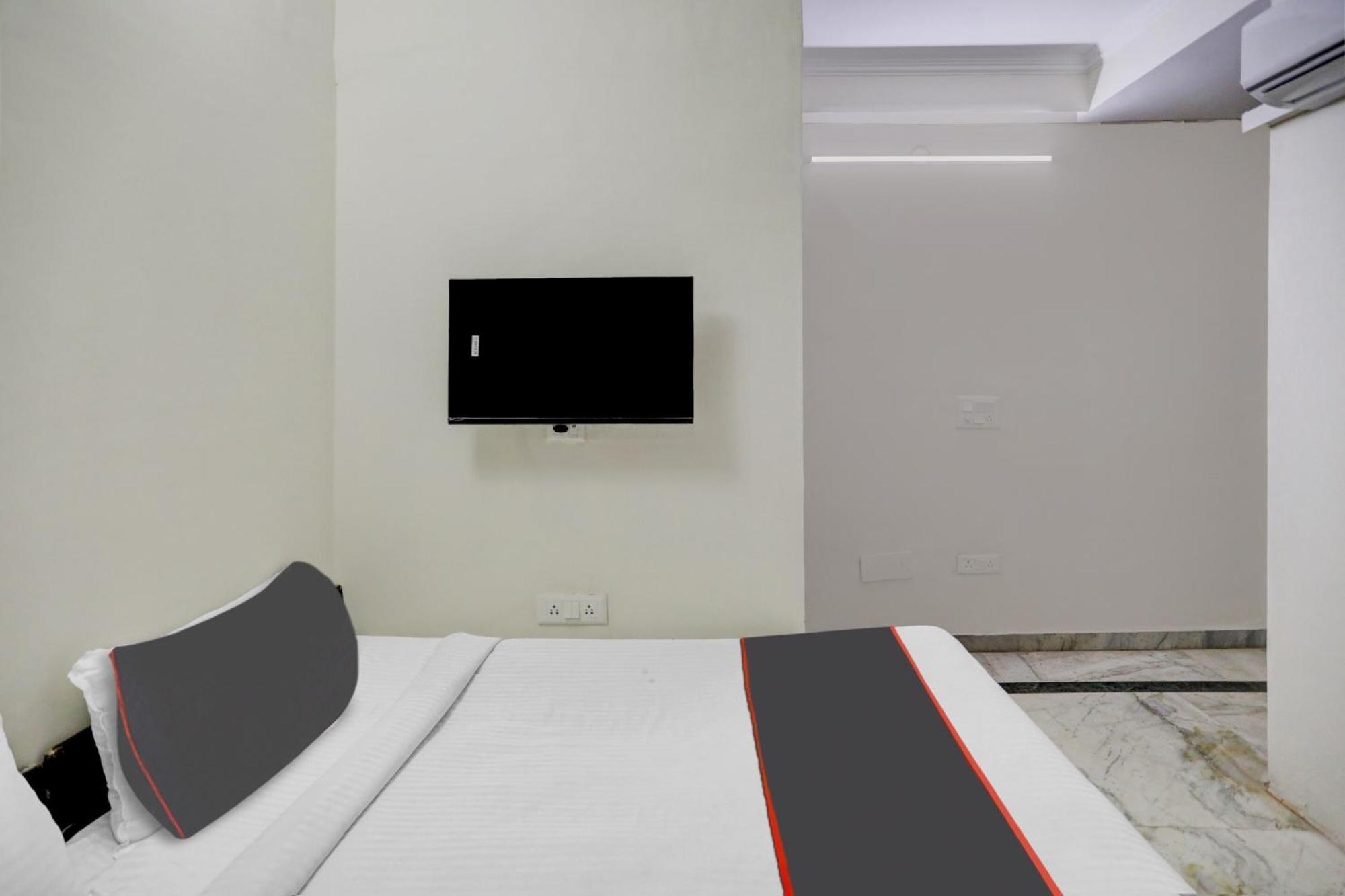 Hotel Super Capital O Uk House Residency à Gurgaon Extérieur photo