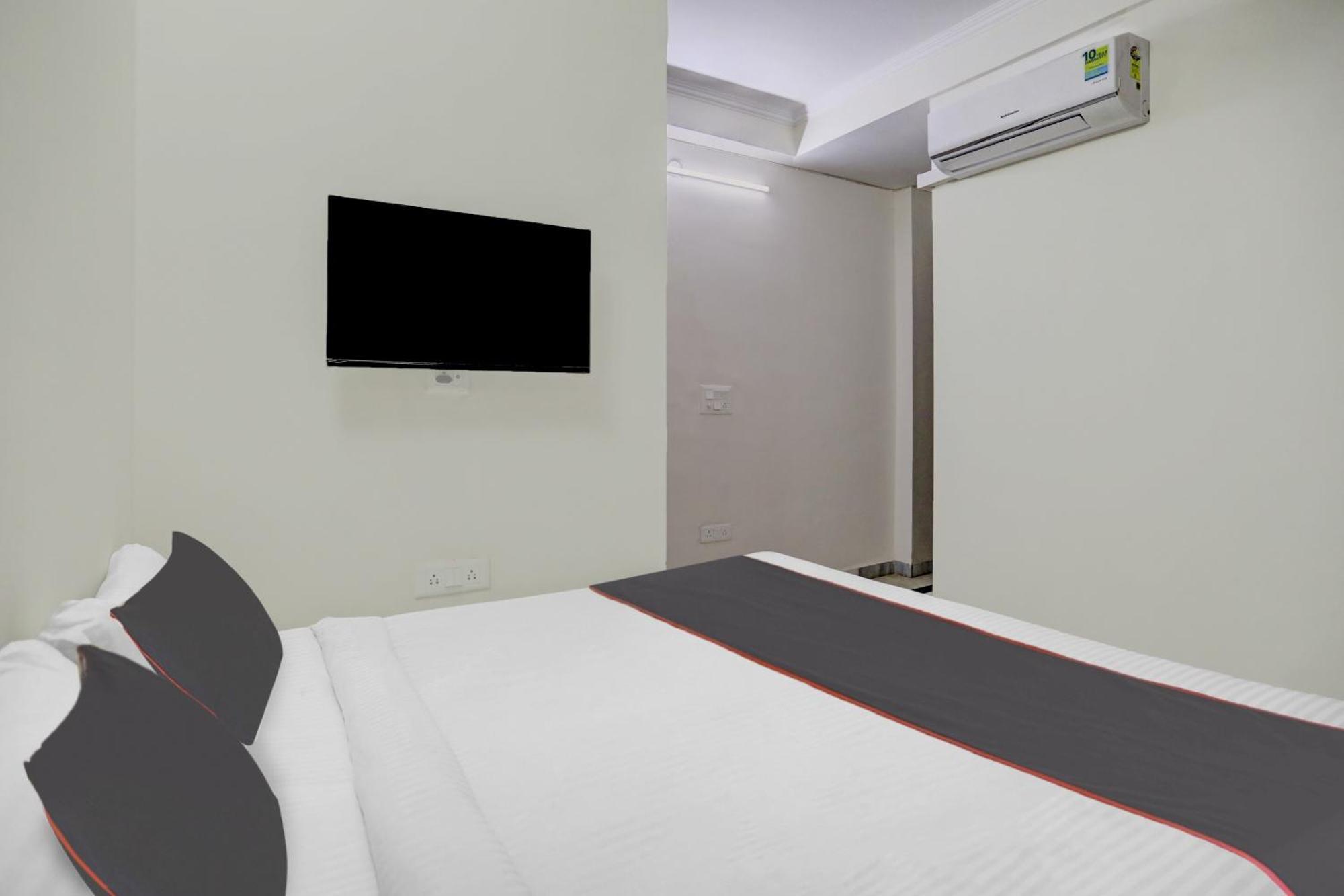 Hotel Super Capital O Uk House Residency à Gurgaon Extérieur photo