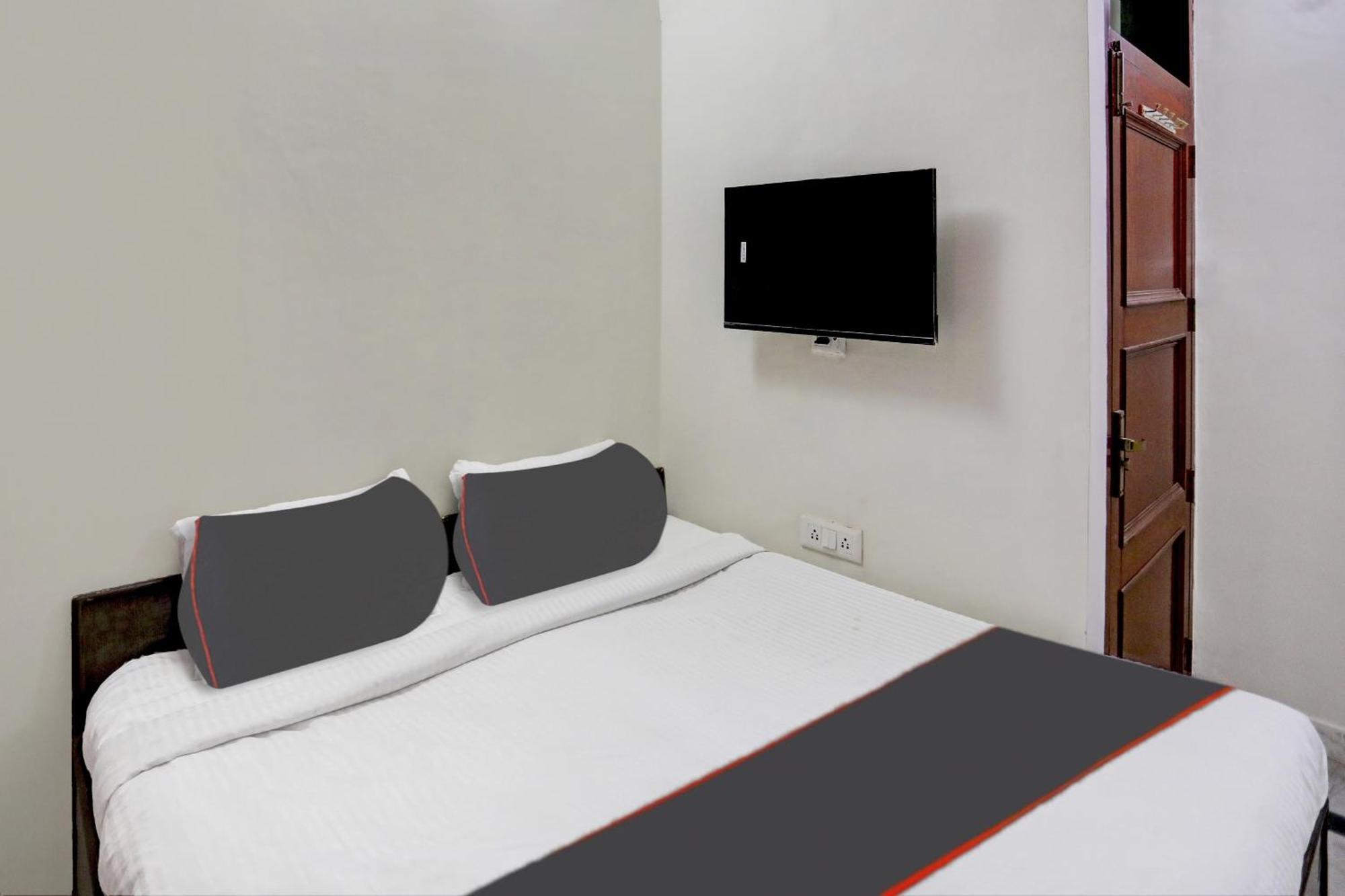 Hotel Super Capital O Uk House Residency à Gurgaon Extérieur photo