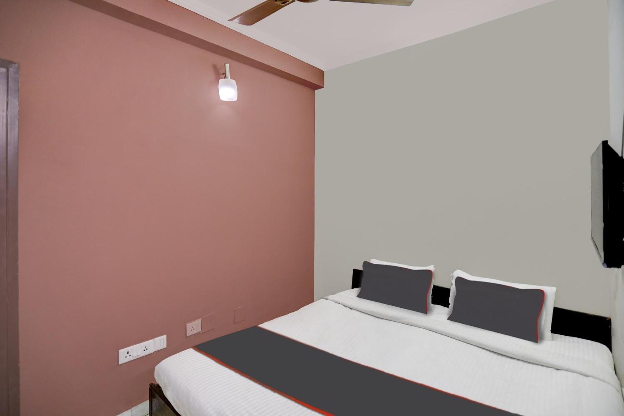 Hotel Capital O Uk House Residency à Gurgaon Extérieur photo